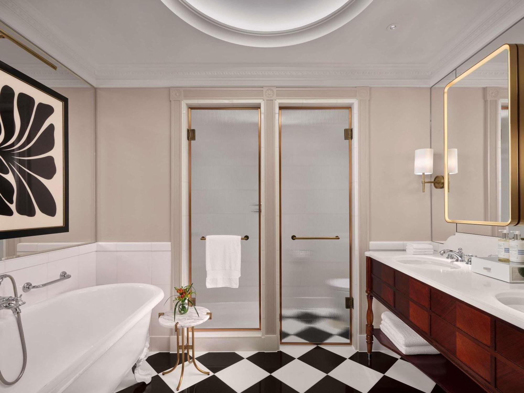 Luxury King Room Garden View