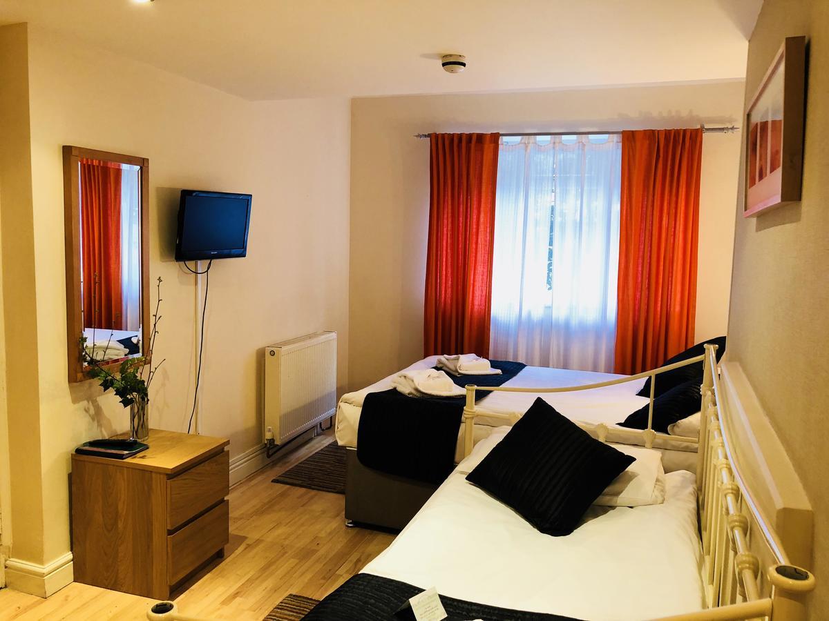 Family Room with Bathroom (4 Adults),1037716732:JPEG