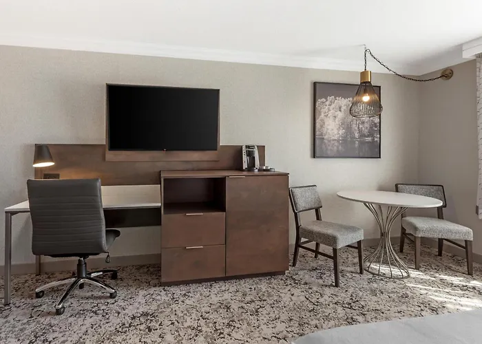 Best Western Plus The Arden Park Hotel