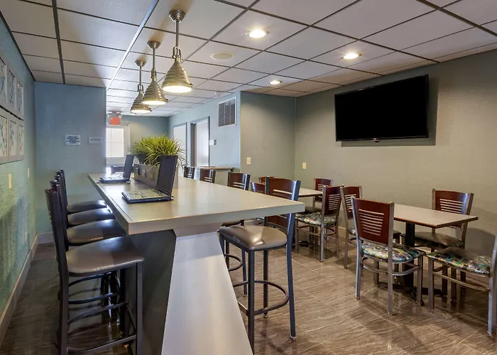 Best Western Plus Woodstock Inn & Suites